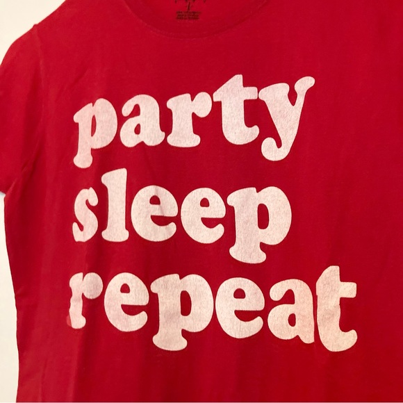 PARTY SLEEP REPEAT Red and White Crew Neck T shirt Juniors Large - Picture 5 of 11